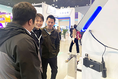 霍爾斯團(tuán)隊(duì) 霍爾斯團(tuán)隊(duì)